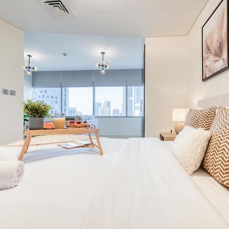 Calm Studio At Sky Gardens Difc By Deluxe Holiday Homes Дубай Екстериор снимка