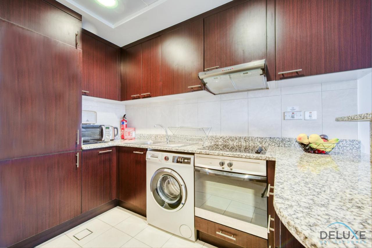 Calm Studio At Sky Gardens Difc By Deluxe Holiday Homes Дубай Екстериор снимка