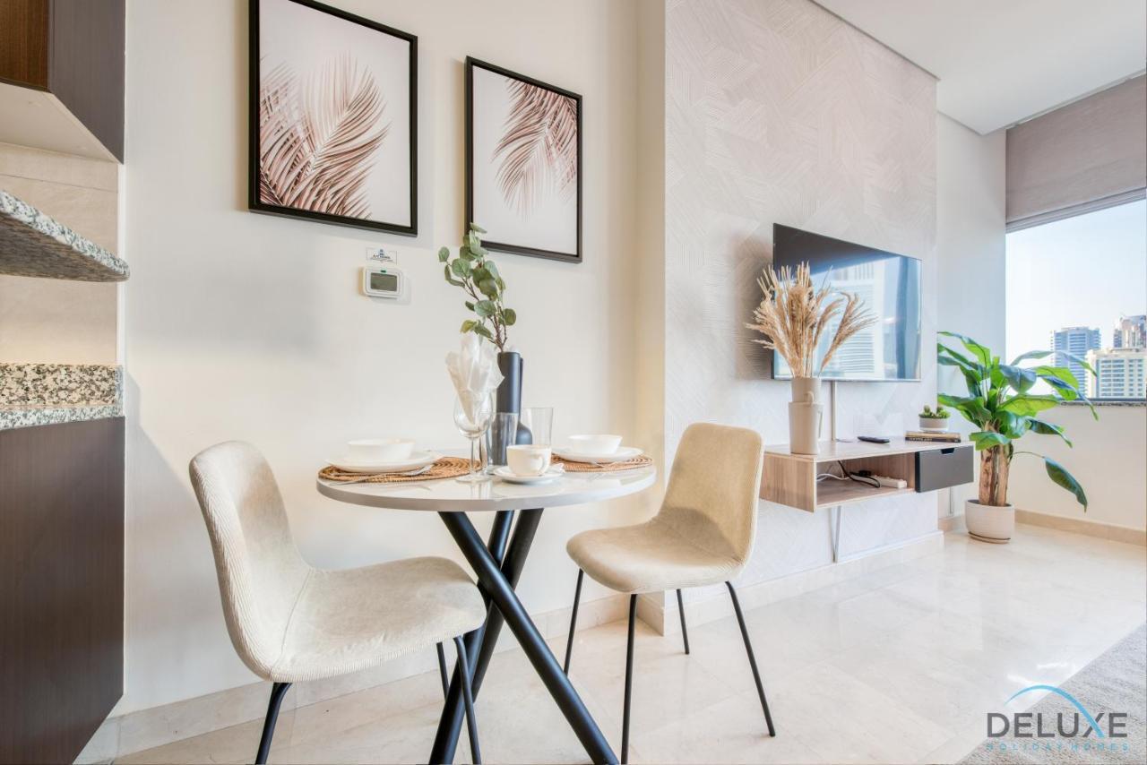 Calm Studio At Sky Gardens Difc By Deluxe Holiday Homes Дубай Екстериор снимка