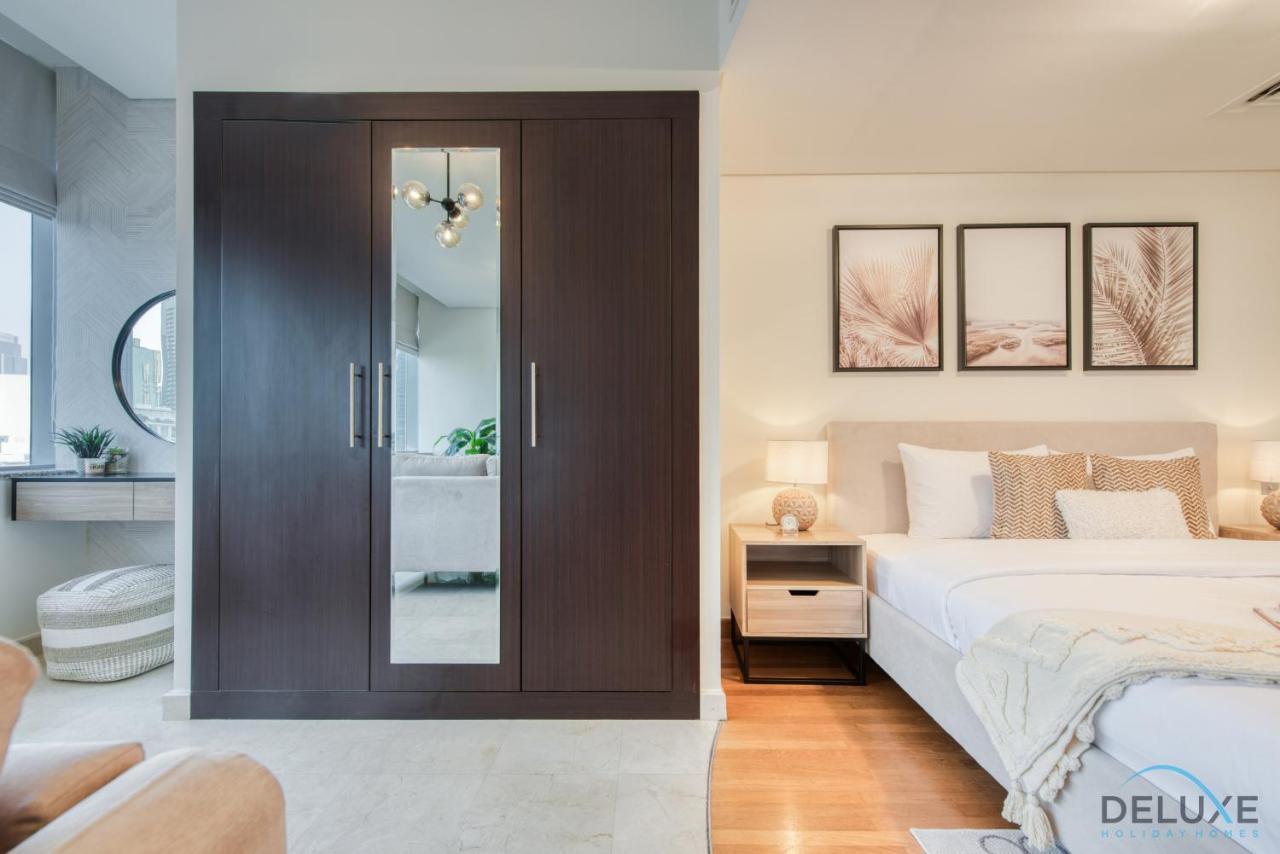 Calm Studio At Sky Gardens Difc By Deluxe Holiday Homes Дубай Екстериор снимка